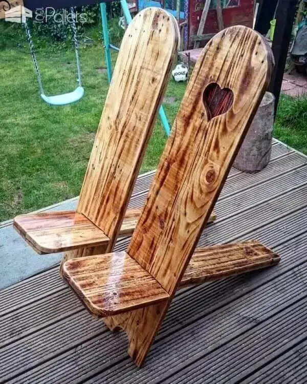 DIY Pallet Viking Chair
