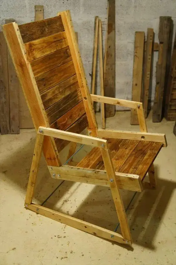 DIY Pallet Wood Rocking Chair