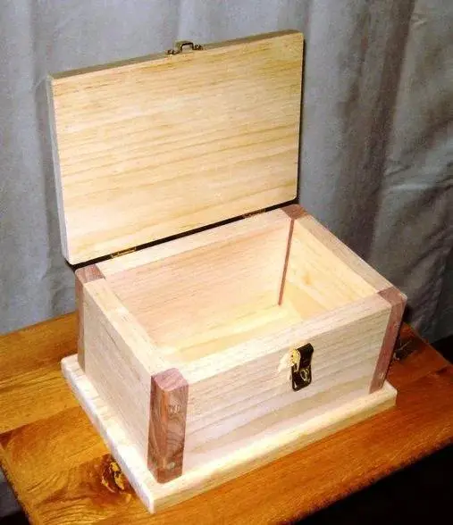 DIY Wooden Toy Box