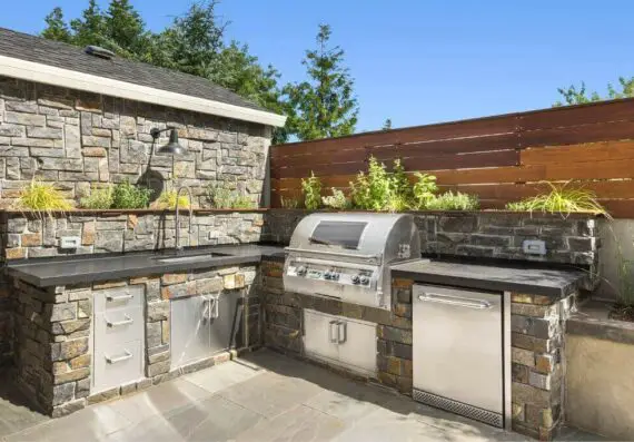 Tips On How To Remodel Your Backyard To Enjoy Outdoor Cooking