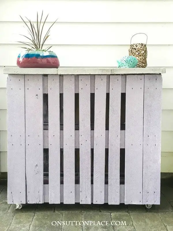 Build A Pallet Outdoor Bar From On Sutton Place
