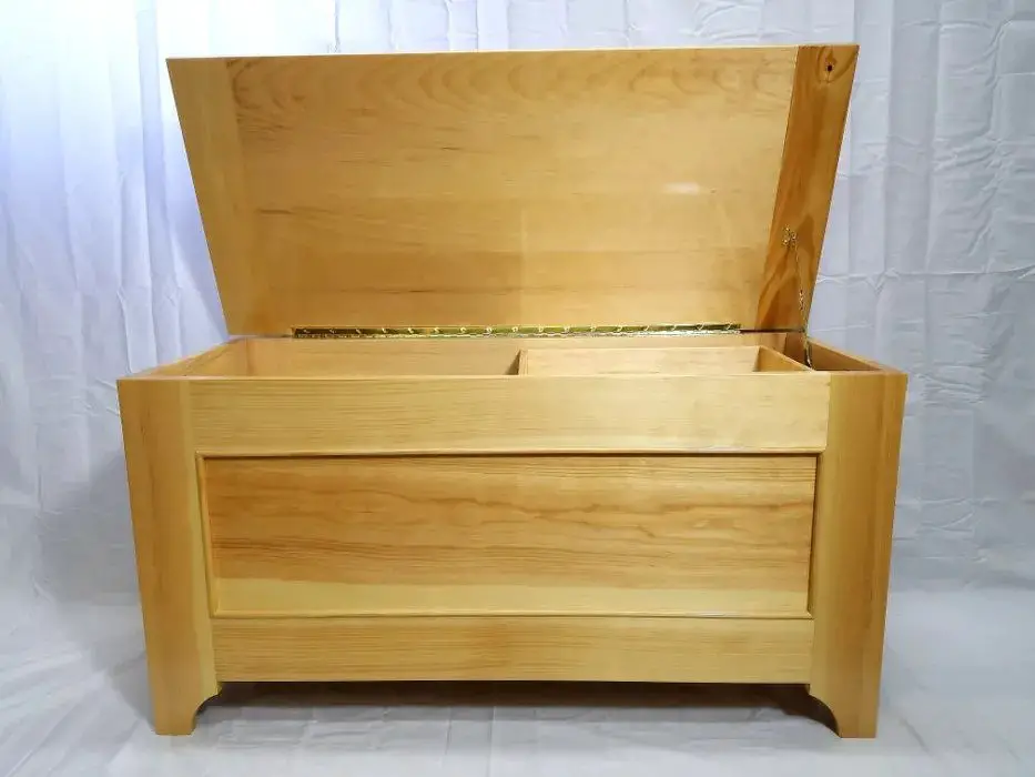 DIY Blanket Chest Plans From Instructables