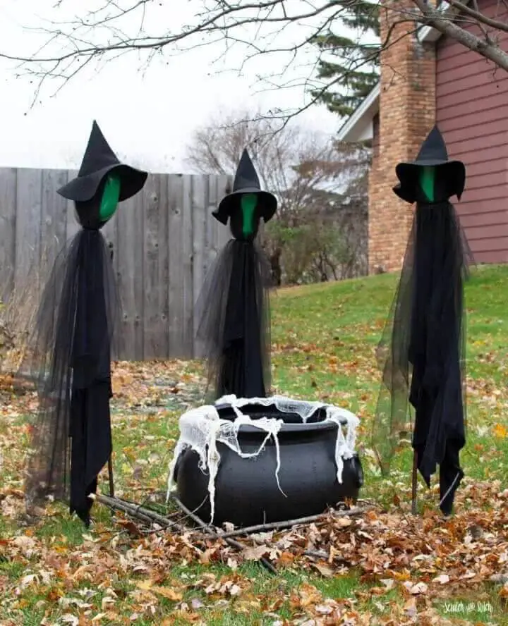 DIY Halloween Decorations 3 Witches With A Cauldron