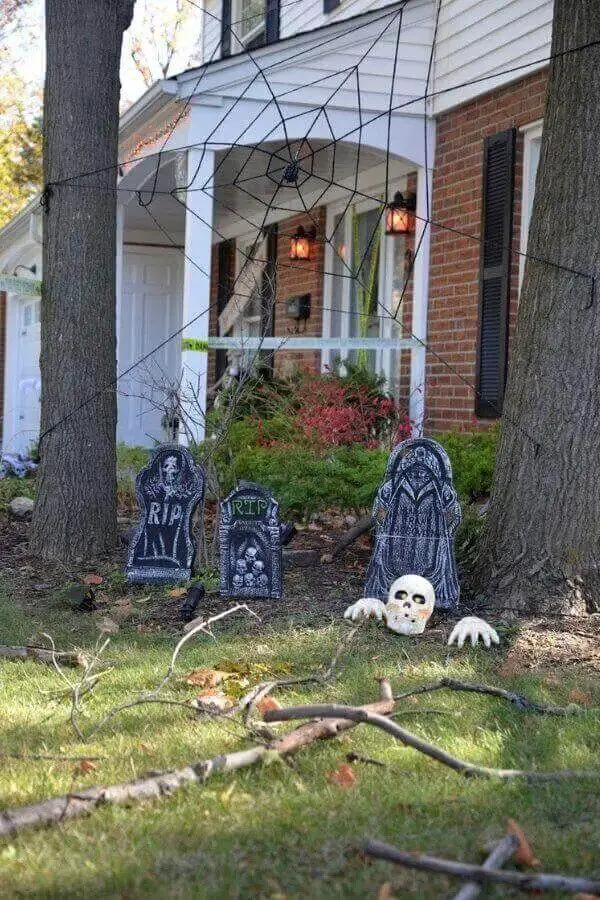 DIY Halloween Front Yard