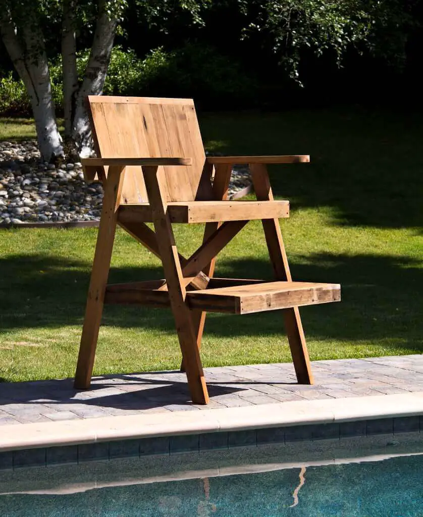 DIY Lifeguard Chair From Recycled Lumber