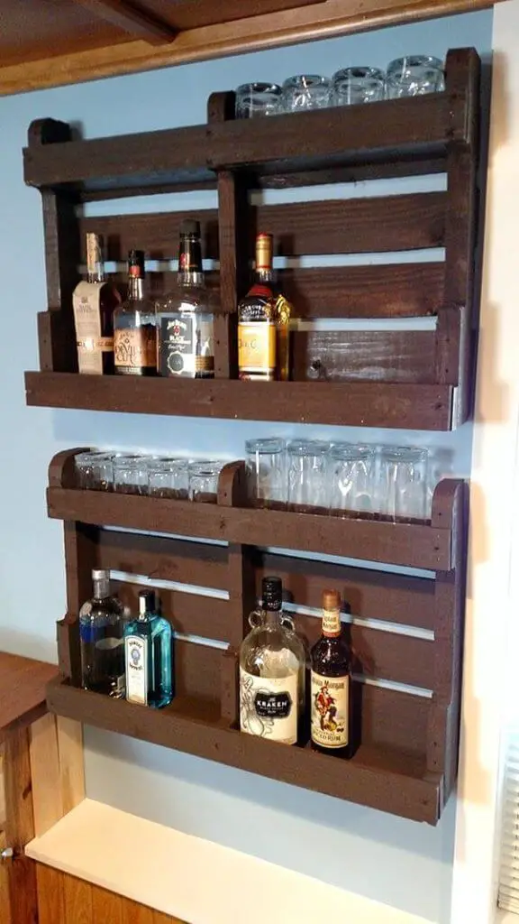 DIY Pallet Wood Liquor Cabinet