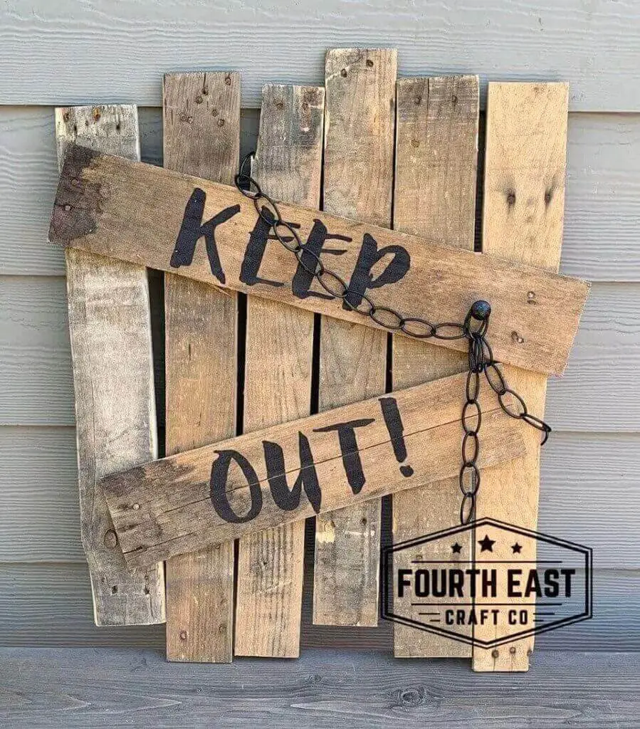 DIY Halloween Pallet Sign Keep Out!