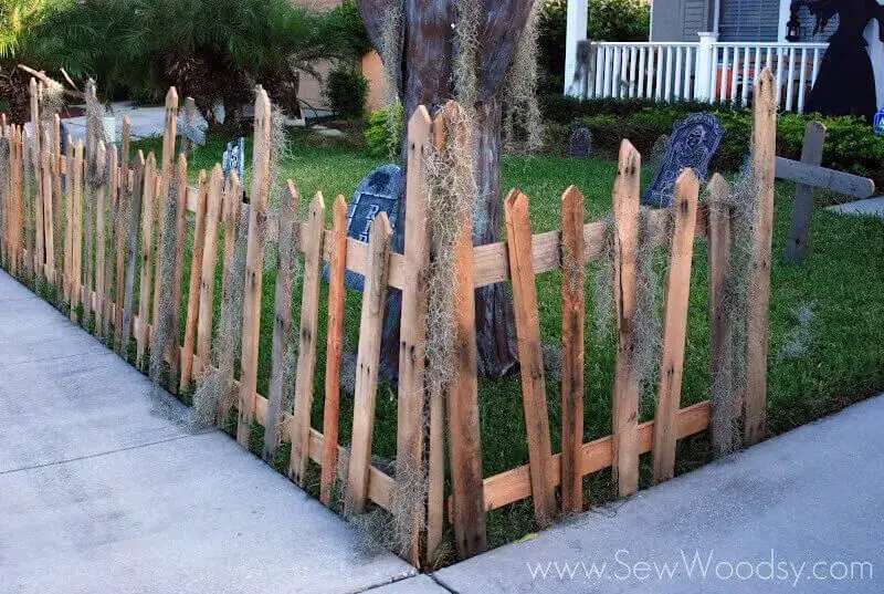 Halloween Wood Pallet Fence From Sew Woodsy