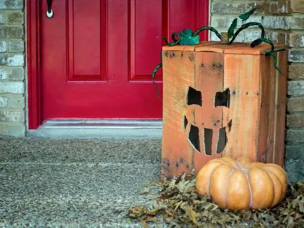Turn A Wood Pallet Into A Halloween Jack-O'-Lantern