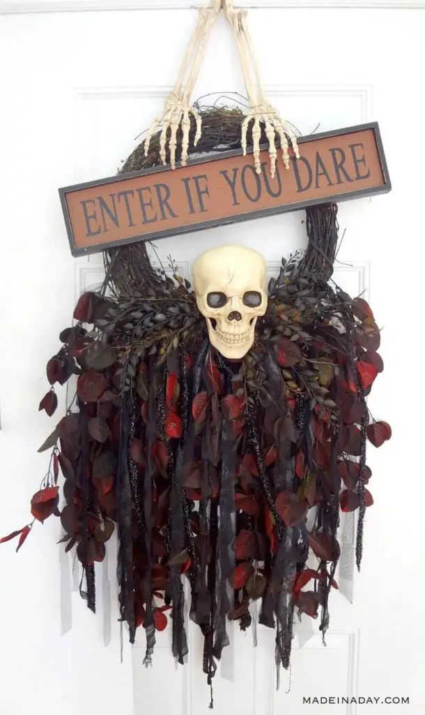 Breathtaking Creepy Skeleton Skull Wreath