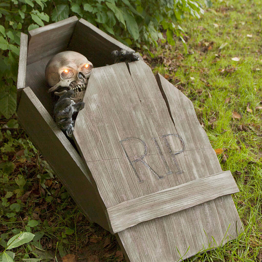 DIY Lawn Coffin Prop
