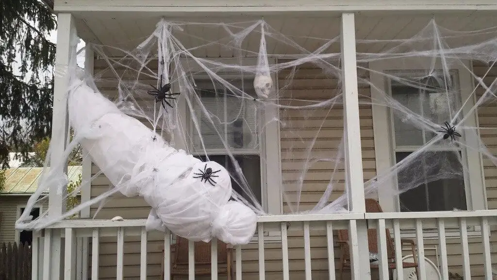 DIY Life-Size Spider Victim