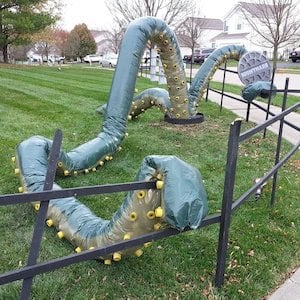 Build a Giant Tentacle Monster